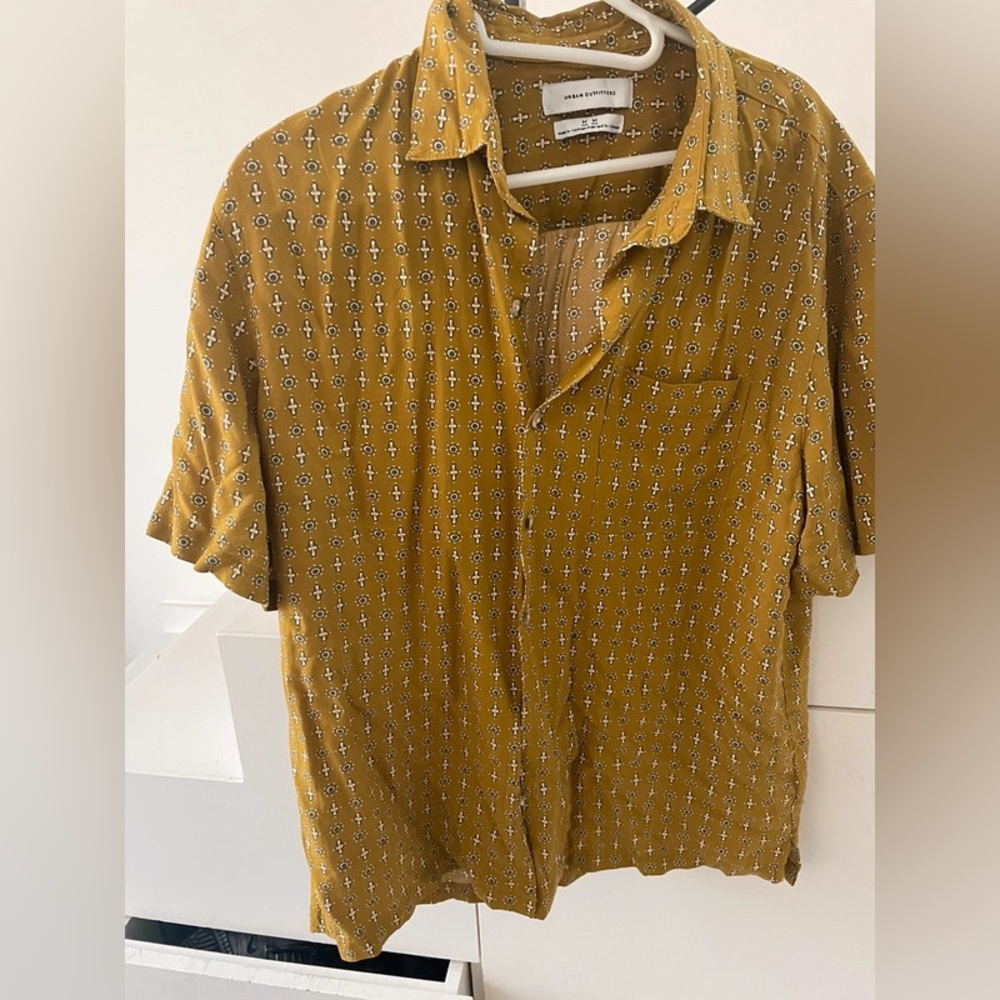 BNWT Urban Outfitters collared button up